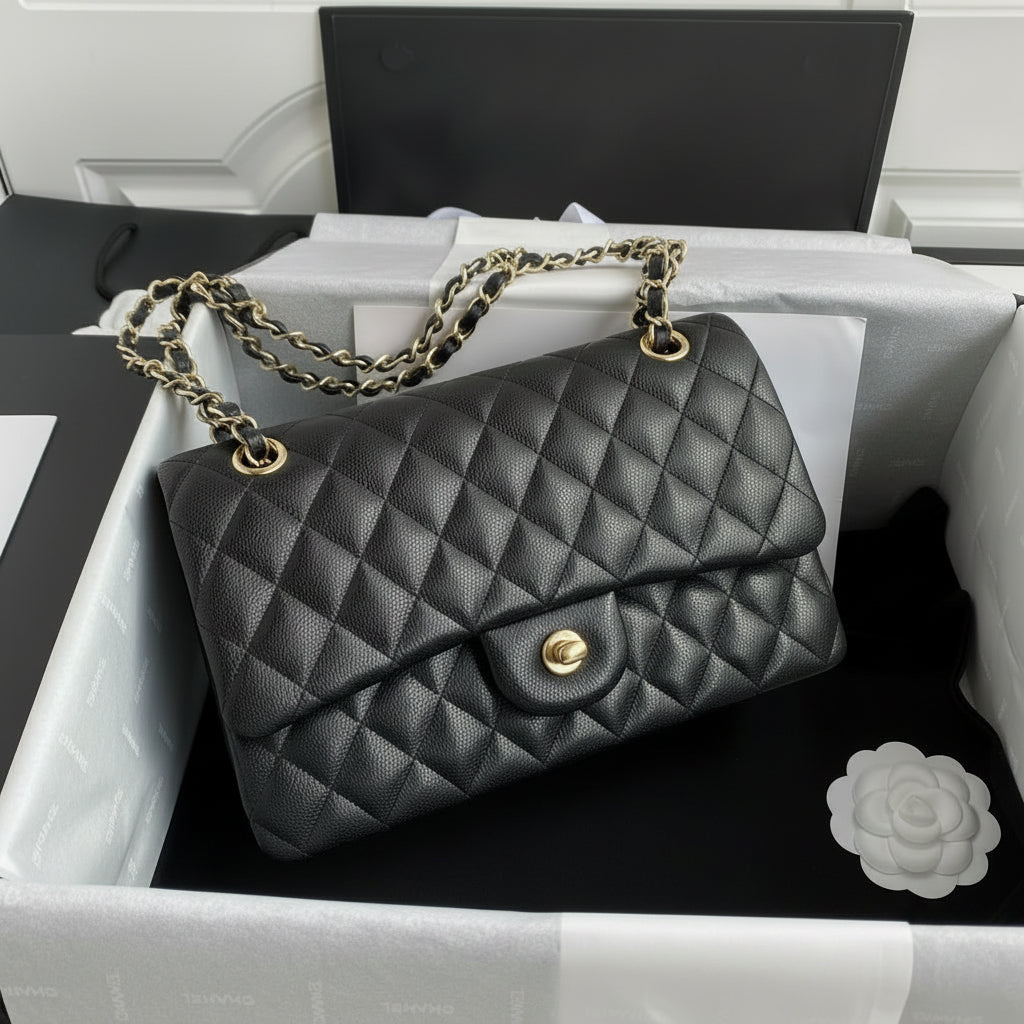 CHNL CLSS MDM FLP Black/Gold Handbag